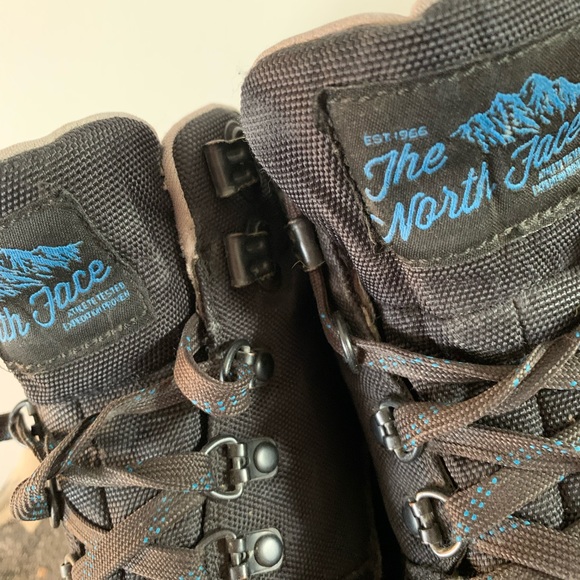 Woman’s North Face Boots 🥾 - Picture 4 of 6